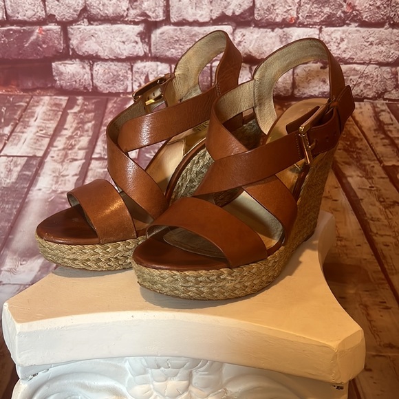 Michael Kors Tan Premium Wedge Sandals. Gently  Worn. Suze 8 - Picture 2 of 5
